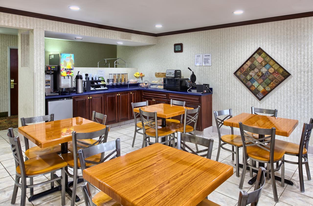 Country Hearth Inn Of Knightdale Extérieur photo